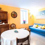 公寓 Casa Stefi Sunremo - Private Parking - 5 Min To The 圣雷默
